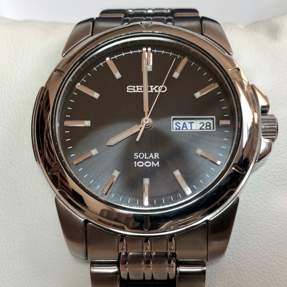 Seiko Solar Men's Watch with Full Bracelet SNE093